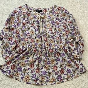 🟤Woman’s flower top size lg